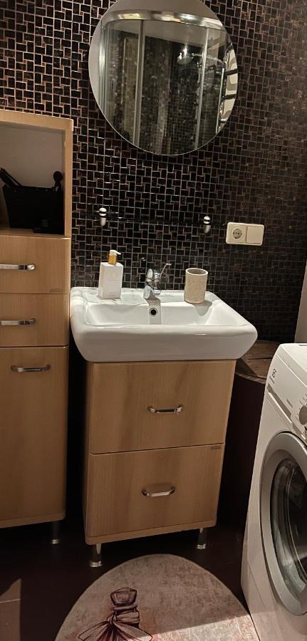 Provence Style Apartment In Old Town Klaipėda Kültér fotó